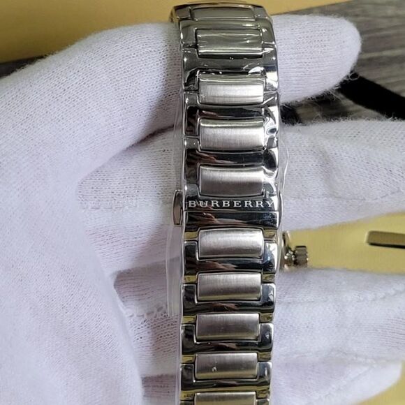 NIB White Burberry Watch in Stainless Steel - Picture 3 of 8